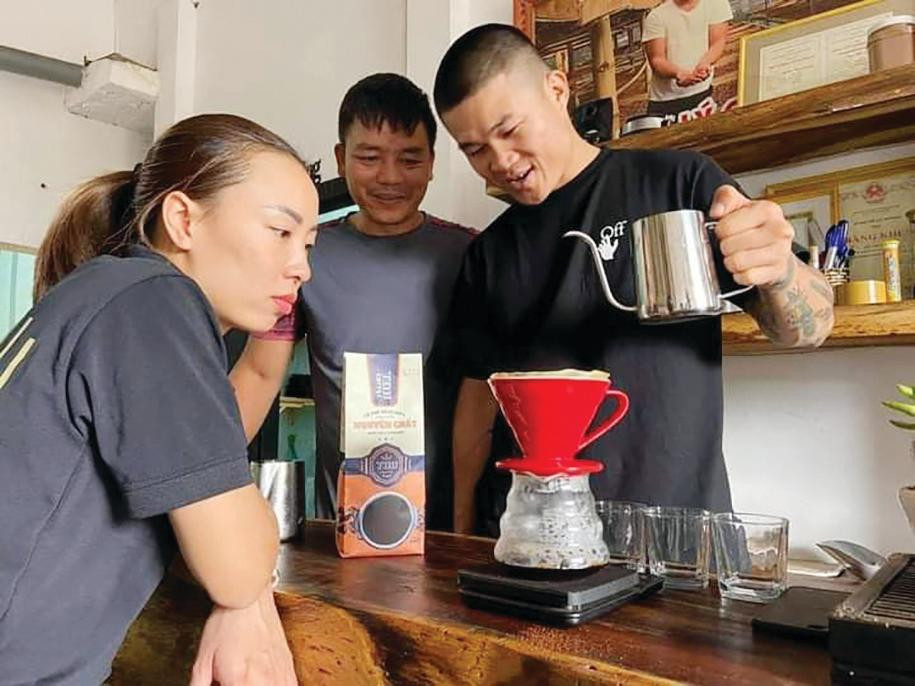 Nhà vô địch SEA Games cự ly trung bình chia tay đường chạy để trở thành bà chủ nhãn hàng coffee TDH cùng loạt đồ uống tự pha chế hấp dẫn