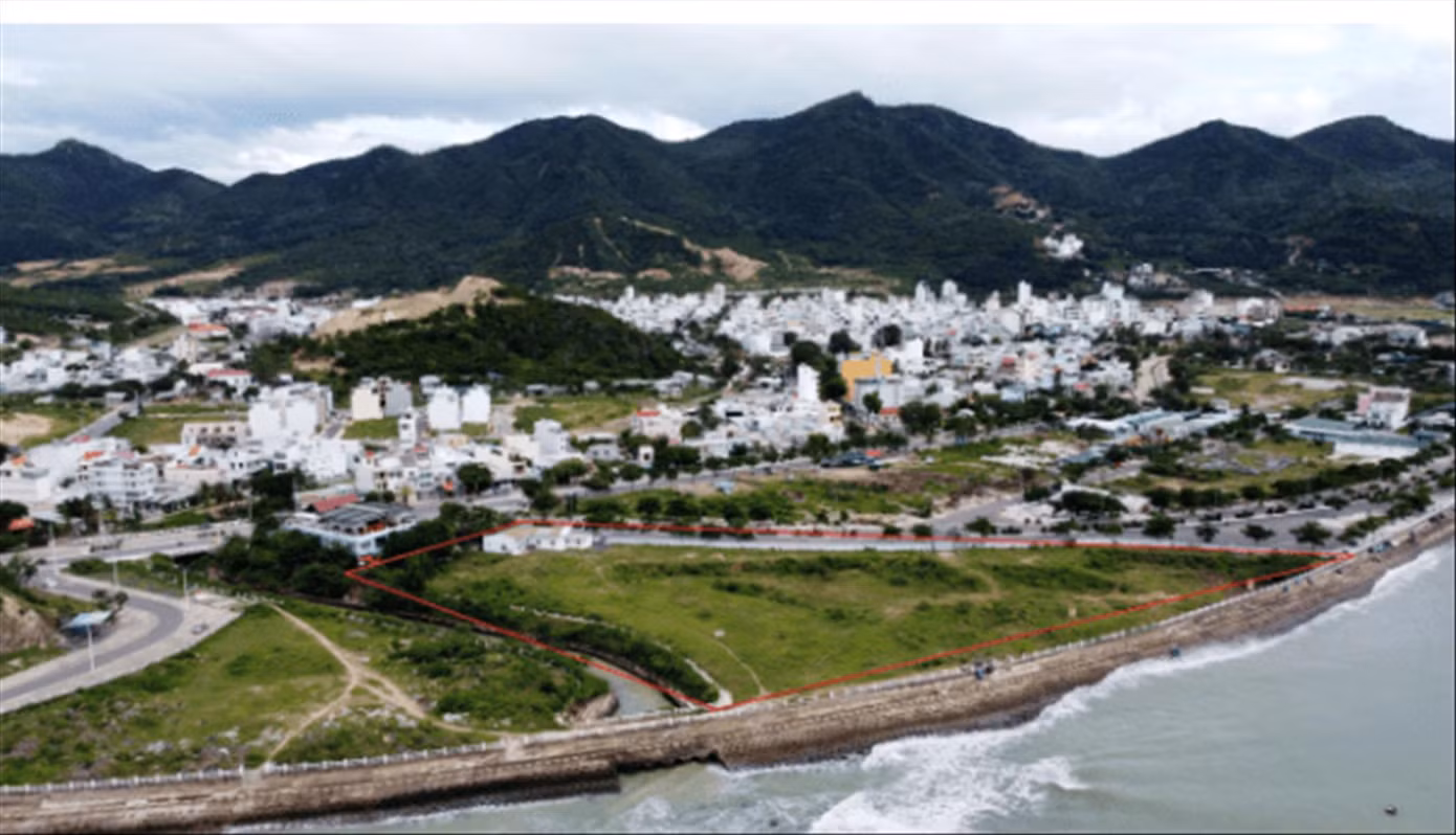 Người dân TP Nha Trang đã nhiều lần kiến nghị địa phương thu hồi dự án Trimet Nha Trang (khu khoanh đỏ). Ảnh: L.H