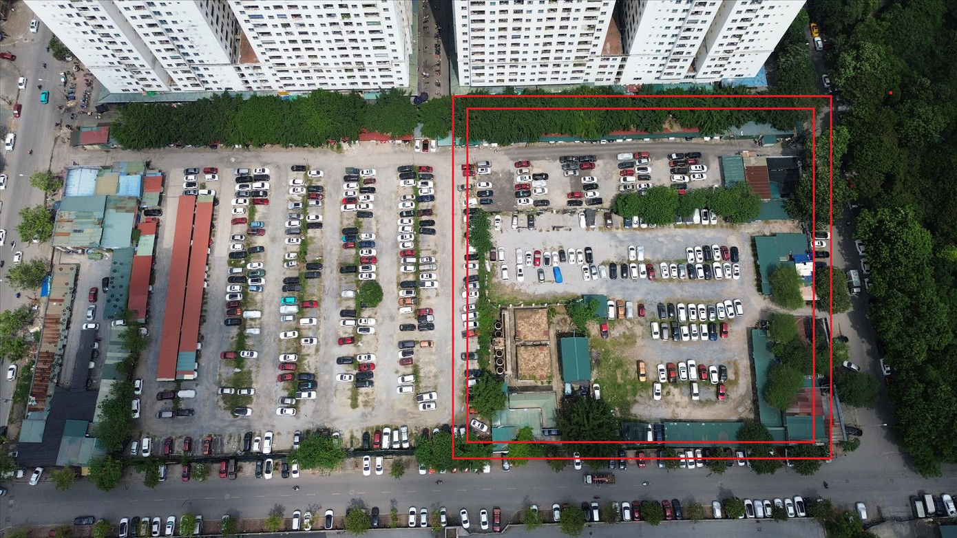 Khu vực quy hoạch bãi xe thông minh tại ô đất CC6 (ô vuông) tại Khu đô thị Linh Đàm hiện là bãi xe trái phép.