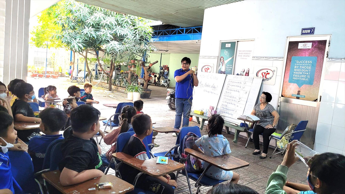 Một tiết học tại lớp học tình thương Một tiết học tại lớp học tình thương