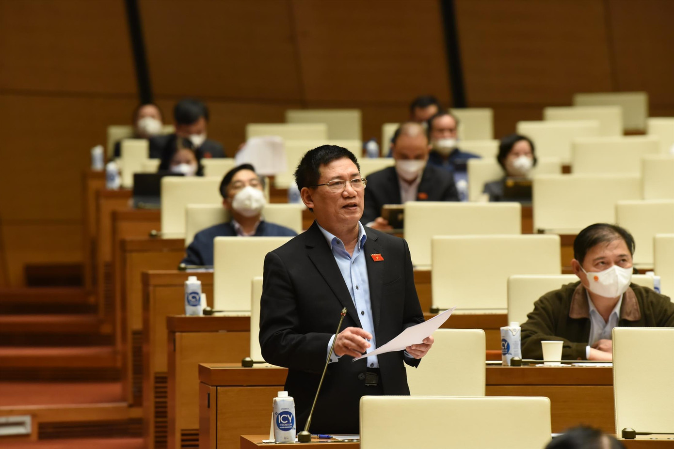 Bộ trưởng Bộ Tài chính báo cáo giải trình tại phiên họp Bộ trưởng Bộ Tài chính báo cáo giải trình tại phiên họp