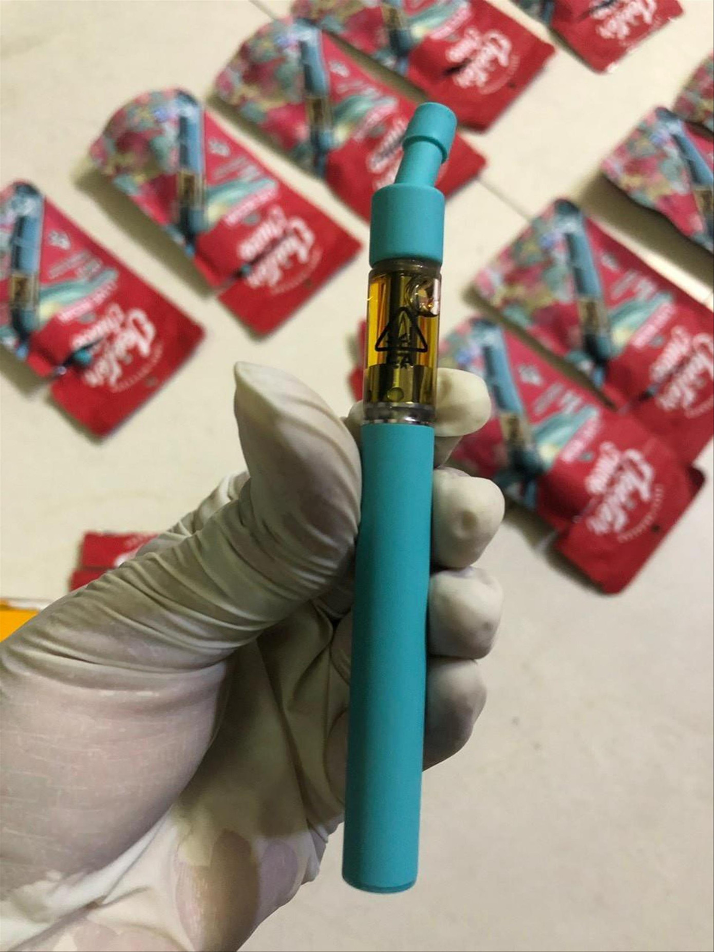 Các đối tượng thiết kế nhiều mẫu thuốc lá điện tử chứa ma túy để thu hút giới trẻ