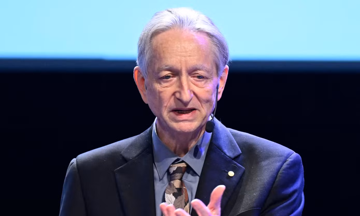 “Cha đỡ đầu” của AI - ông Geoffrey Hinton “Cha đỡ đầu” của AI - ông Geoffrey Hinton