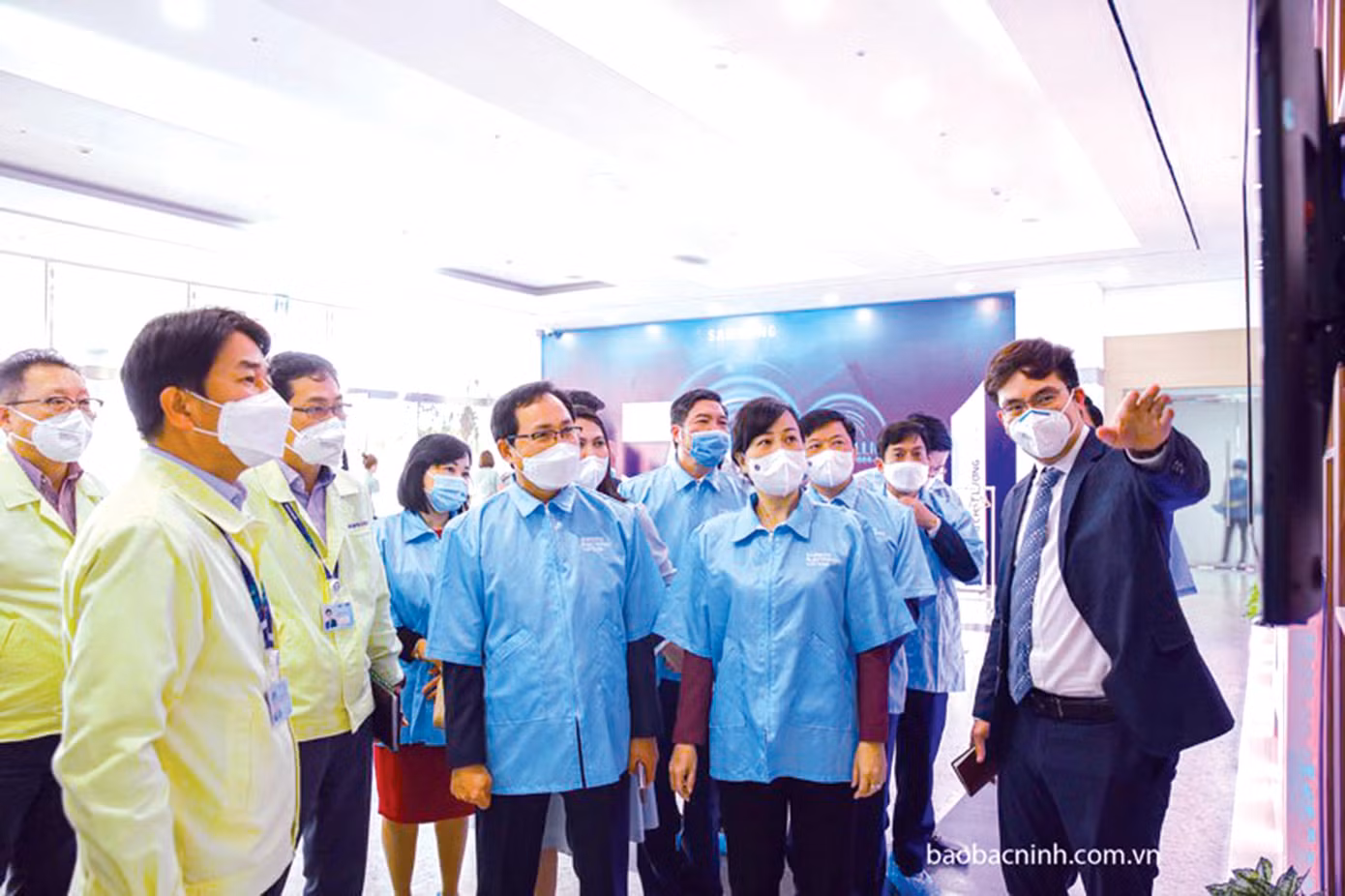 Bí thư Tỉnh ủy Đào Hồng Lan thăm, kiểm tra tại một số doanh nghiệp ở KCN Yên Phong