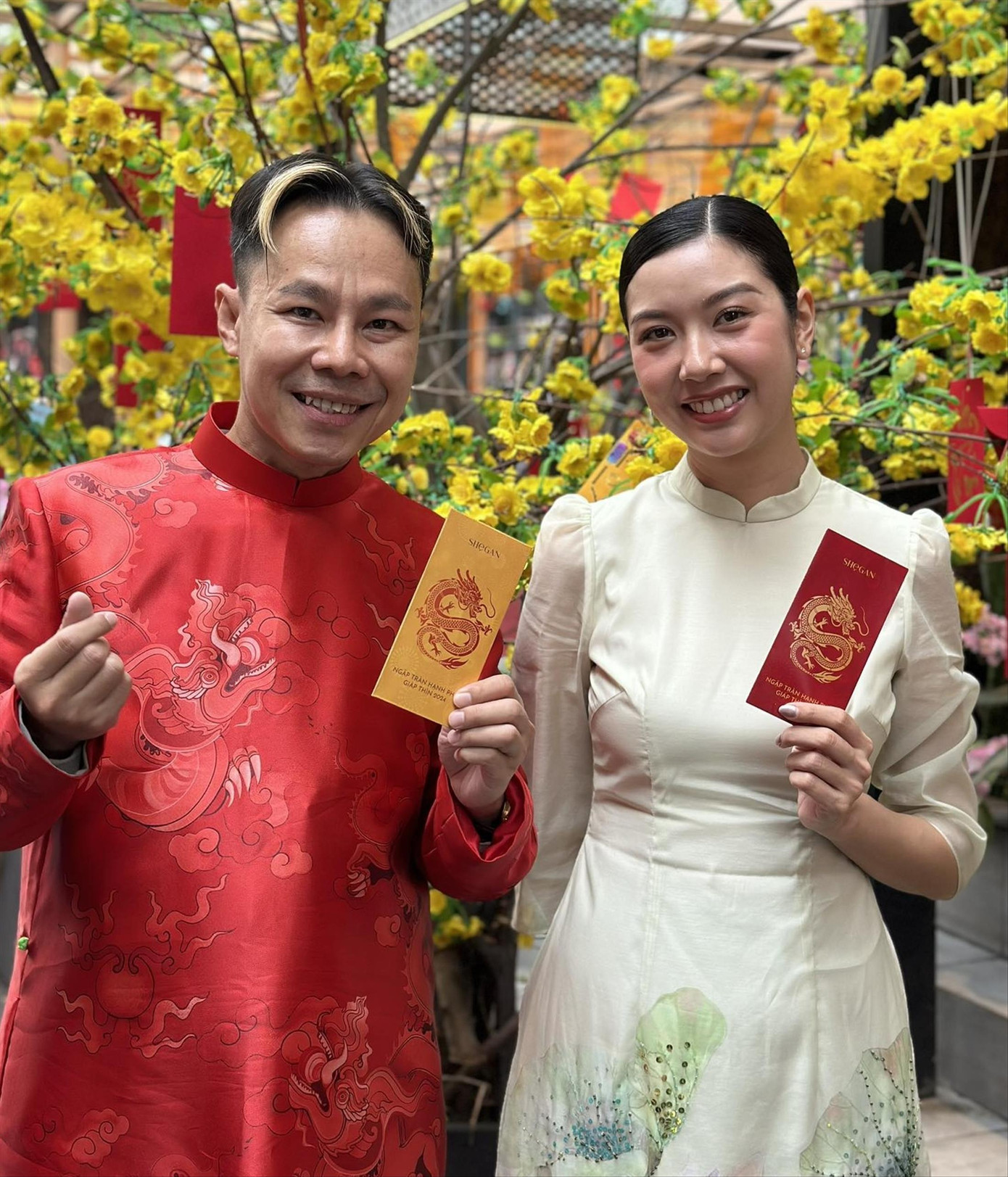 Nhà báo Trung Nghĩa, Đại sứ văn hoá đọc TPHCM và Á hậu Thúy Vân tại Đường sách Tết Nhà báo Trung Nghĩa, Đại sứ văn hoá đọc TPHCM và Á hậu Thúy Vân tại Đường sách Tết