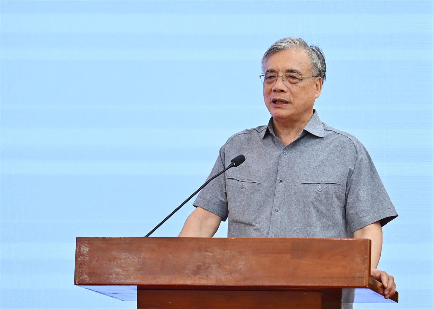 PGS. TS Trần Đình Thiên, nguyên Viện trưởng Viện Kinh tế Việt Nam. PGS. TS Trần Đình Thiên, nguyên Viện trưởng Viện Kinh tế Việt Nam.