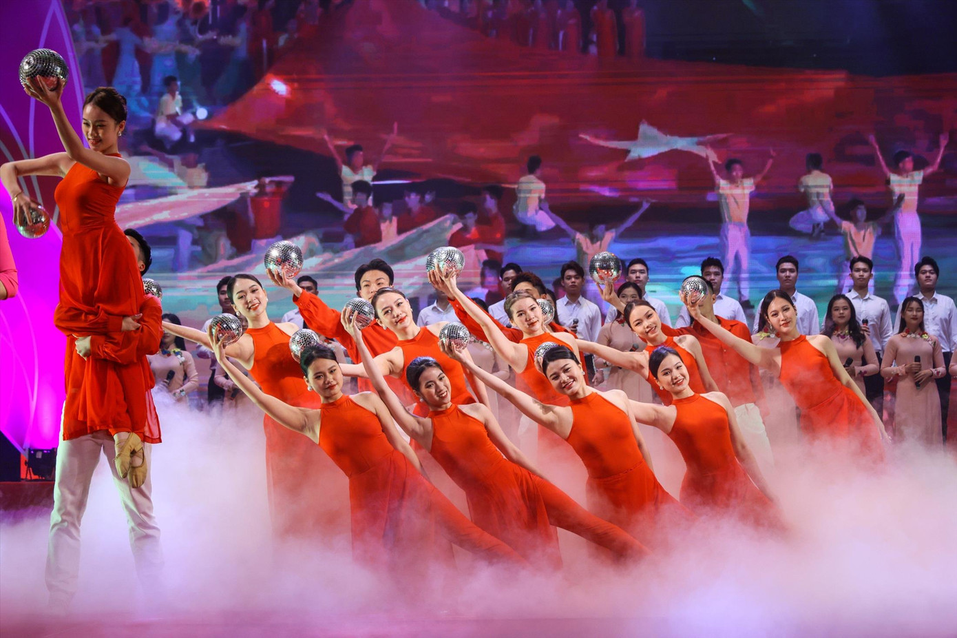 Chế độ bồi dưỡng luyện tập, biểu diễn của nghệ sĩ còn thấp. Ảnh: NHẬT MINH