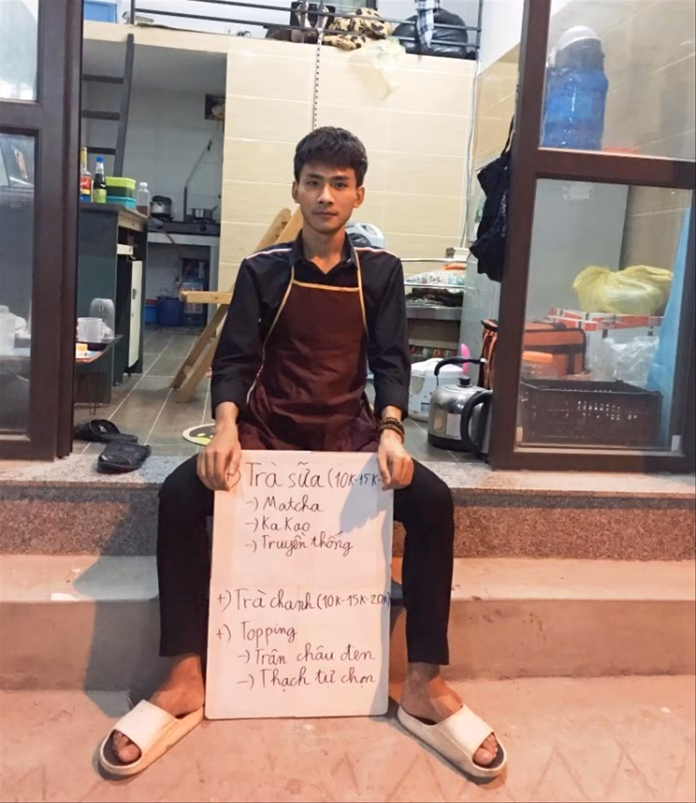 Nguyễn Văn Phương, sinh viên năm 2 ngành Marketing tại Hà Nội khởi nghiệp bán đồ uống online