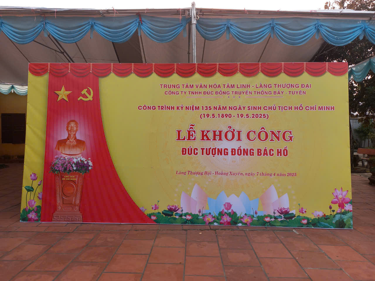 Lễ khởi công đúc tượng Bác Hồ.