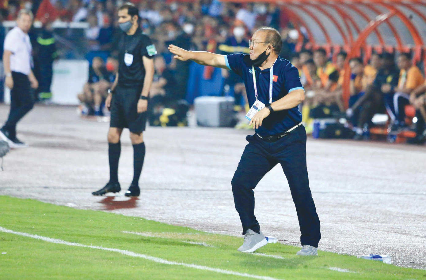 HLV Park nhận nhiều thẻ đỏ nhất trong số các HLV đội tuyển Việt Nam bởi phong cách chỉ đạo, phản ứng quyết liệt bên đường pist. Ảnh: Trọng Tài
