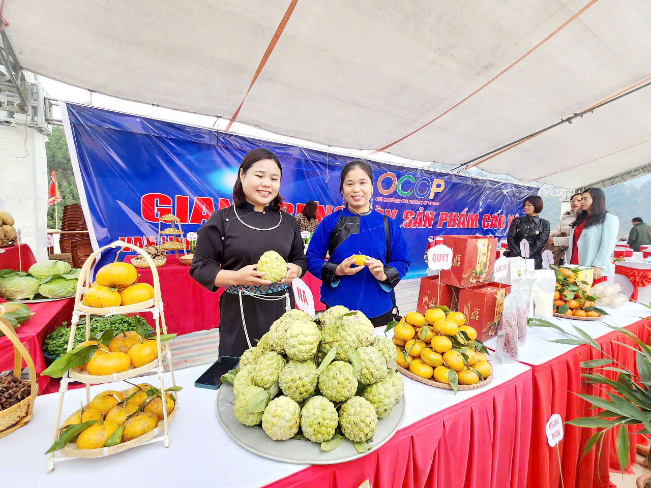 Giới thiệu quảng bá các sản phẩm OCOP ở Lạng Sơn. Ảnh: Duy Chiến Giới thiệu quảng bá các sản phẩm OCOP ở Lạng Sơn. Ảnh: Duy Chiến