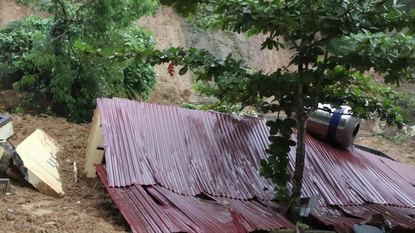 Hiện trường khu vực sạt lở Hiện trường khu vực sạt lở