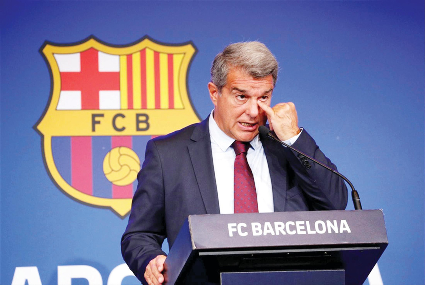 Chủ tịch Barca Laporta thông tin những lý do khiến Barca không thể ký hợp đồng với Messi như dự định