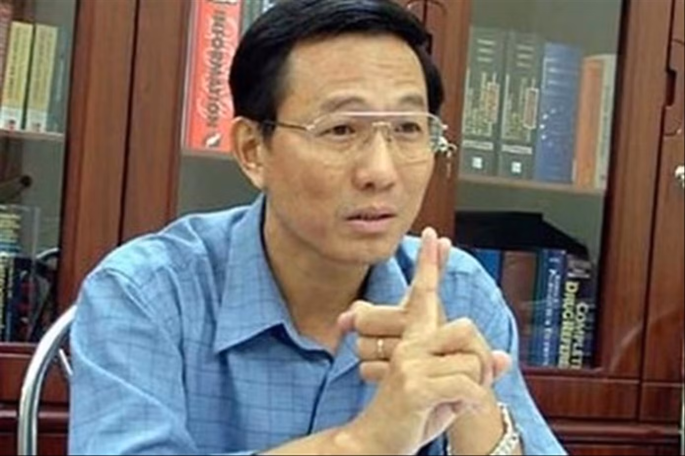 Cựu Thứ trưởng Bộ Y tế Cao Minh Quang khi chưa bị khởi tố Cựu Thứ trưởng Bộ Y tế Cao Minh Quang khi chưa bị khởi tố