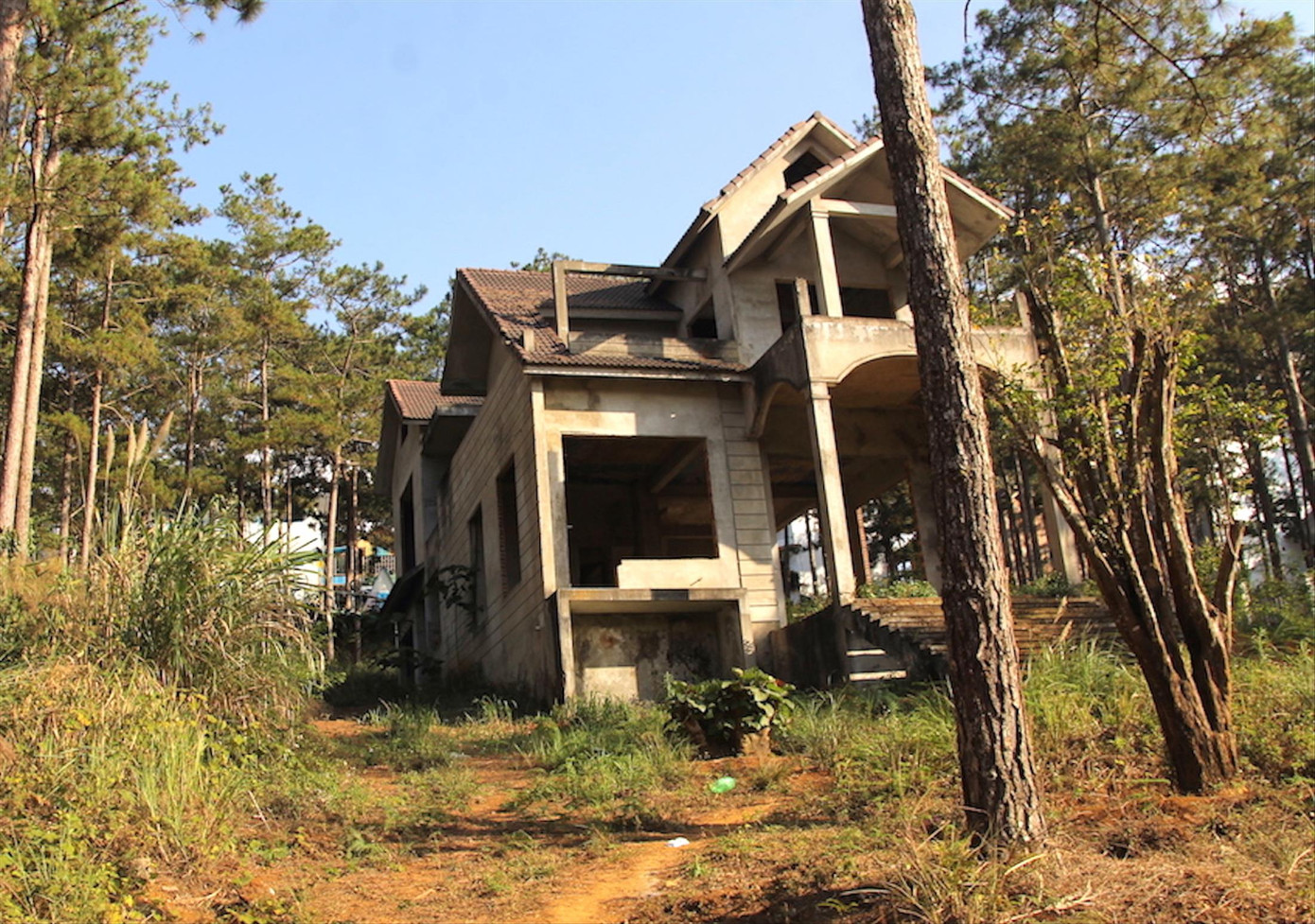 Lô biệt thự sai phạm xây dựng dang dở Lô biệt thự sai phạm xây dựng dang dở