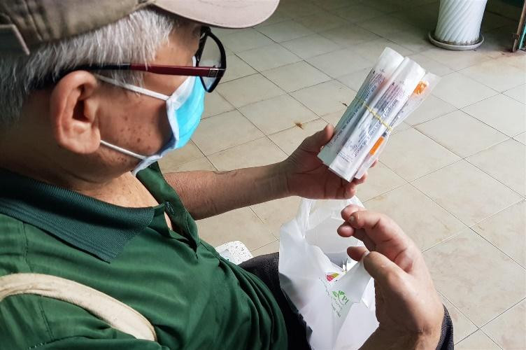 Trạm y tế hết thuốc, ông Nguyễn Văn C phải đến bệnh viện thăm khám