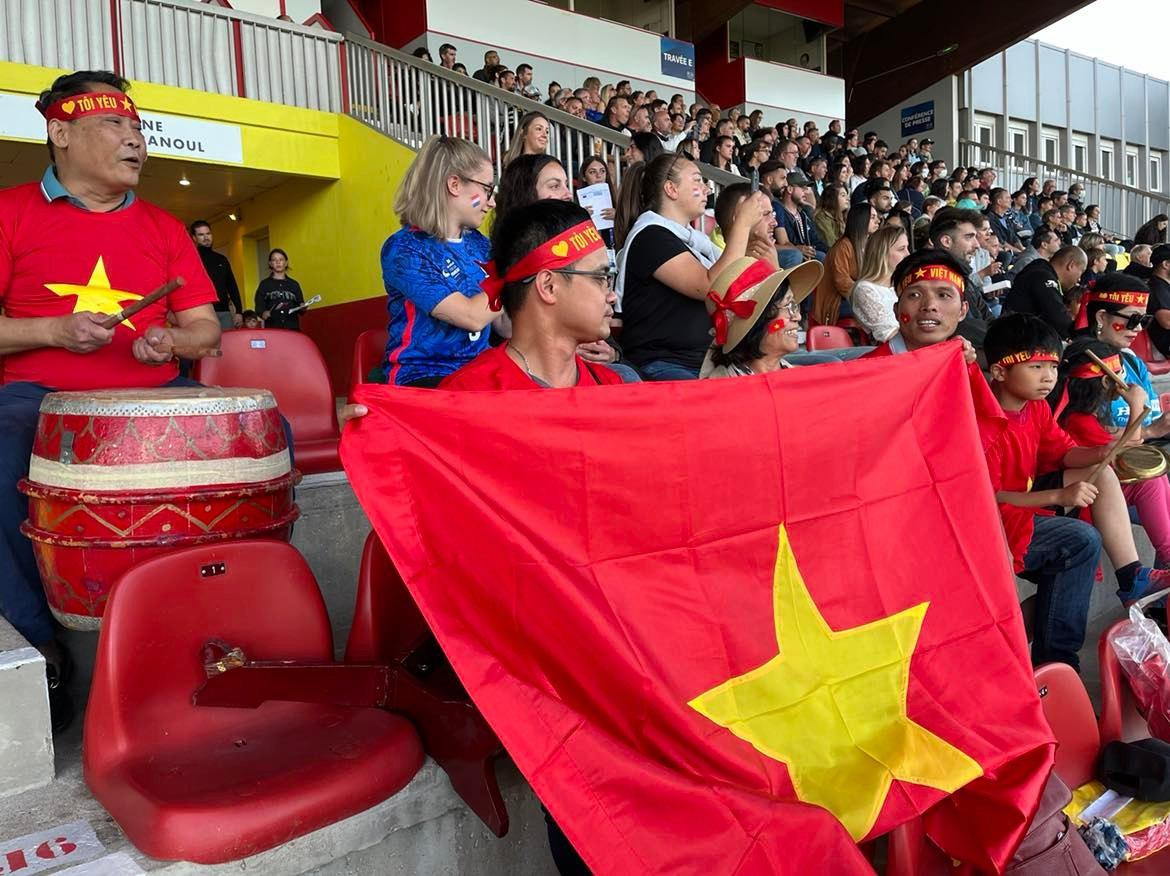 Cổ động viên VN