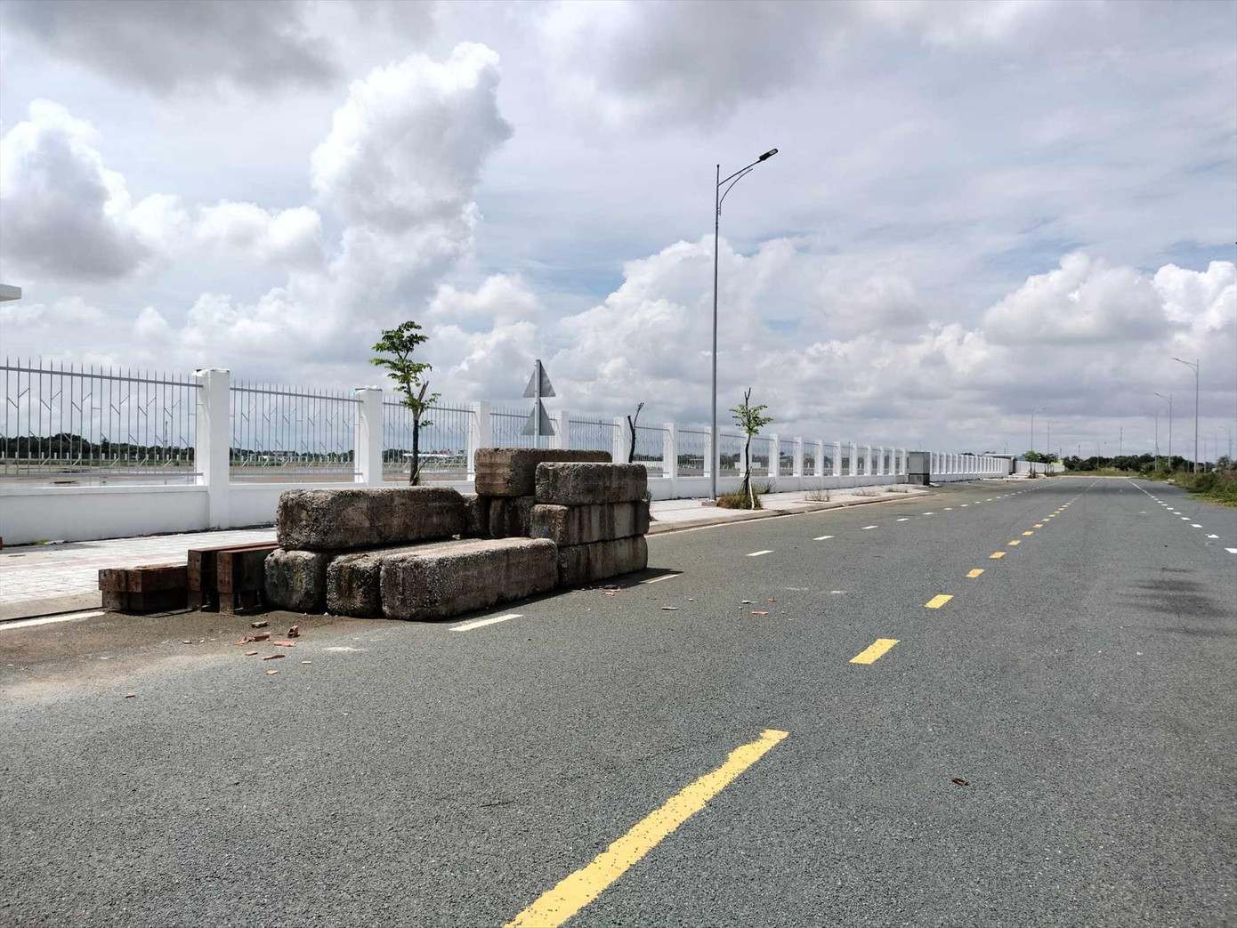 Vị trí triển khai Dự án xây dựng Bệnh viện đa khoa Cà Mau đang để không, giải ngân chậm do chủ đầu tư chậm chọn nhà thầu xây lắp.