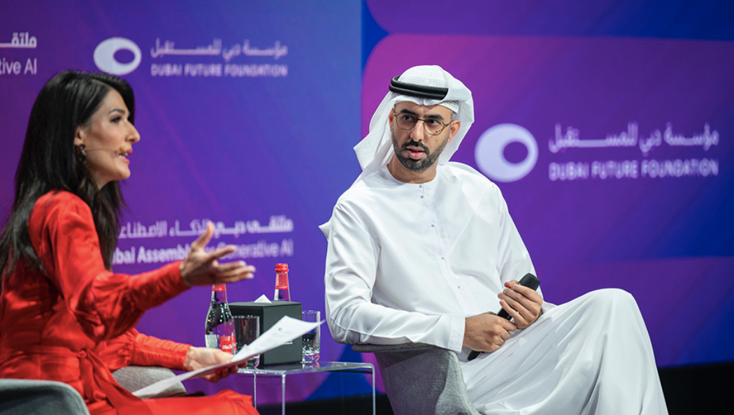 Bộ trưởng AI của UAE Al Olama. Ảnh: Thenationalnews và Dubaifuture
