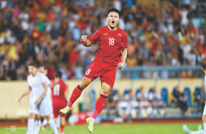 Tuấn Hải gặp chấn thương khiến HLV Troussier lo lắng Tuấn Hải gặp chấn thương khiến HLV Troussier lo lắng