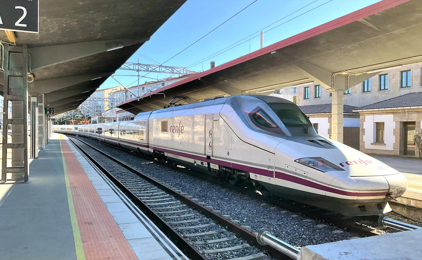 Tàu cao tốc tại Tây Ban Nha - một trong những quốc gia mà lãnh đạo Bộ GTVT Việt Nam tới tìm hiểu kinh nghiệm đầu tư. Ảnh: Renfe