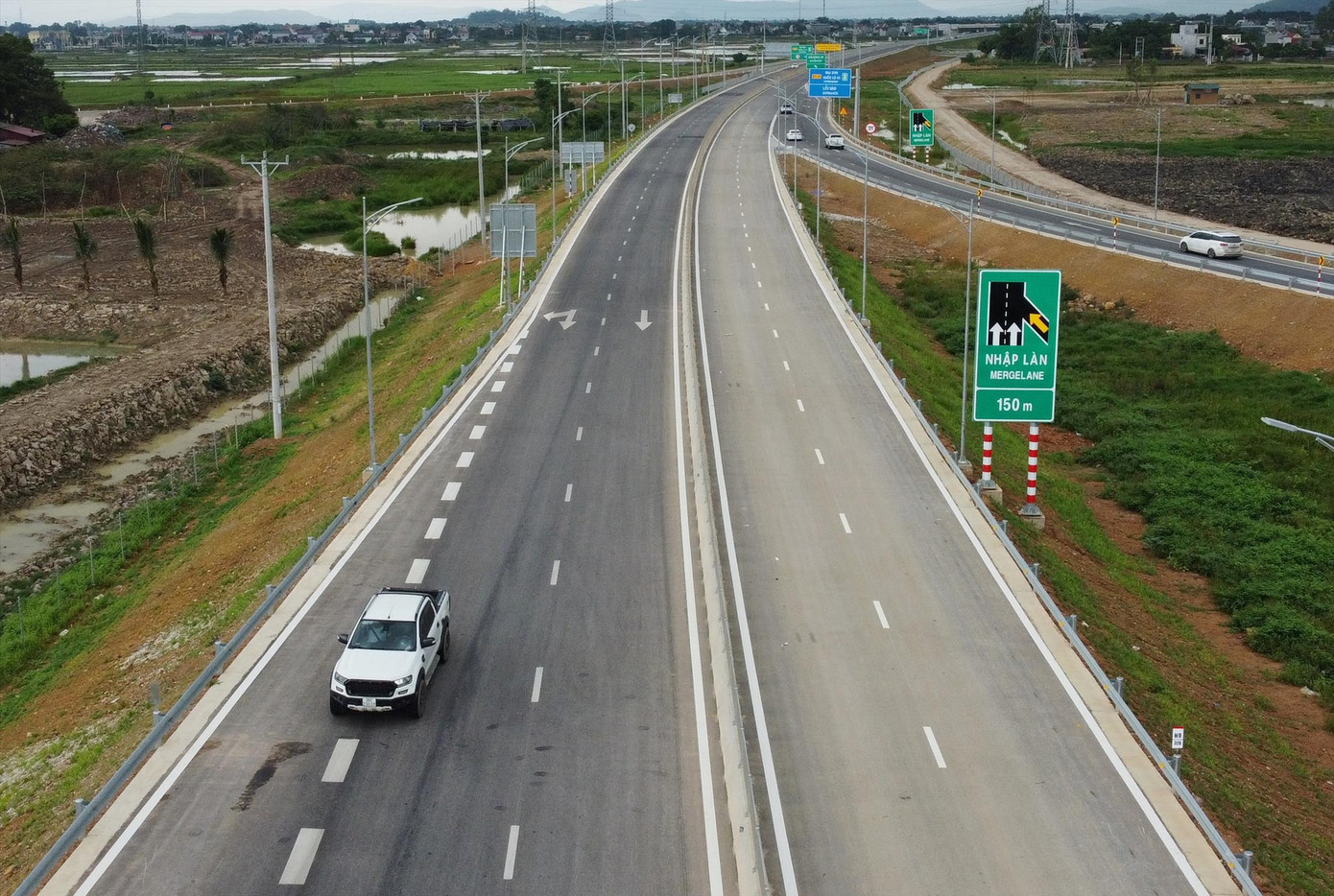 Mức phí cao tốc do Nhà nước đầu tư được đề xuất là 1.500 đồng/km. Ảnh: T. Đảng.