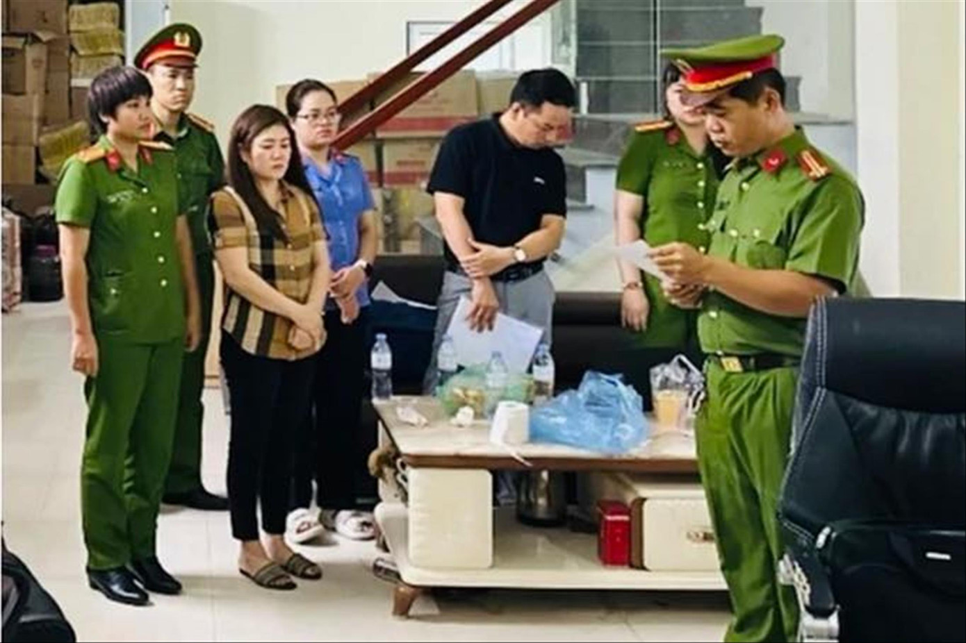 Bà Phạm Mỹ Hạnh - Chủ tịch Hội đồng quản trị Công ty cổ phần tập đoàn Mỹ Hạnh thời điểm bị khởi tố Bà Phạm Mỹ Hạnh - Chủ tịch Hội đồng quản trị Công ty cổ phần tập đoàn Mỹ Hạnh thời điểm bị khởi tố