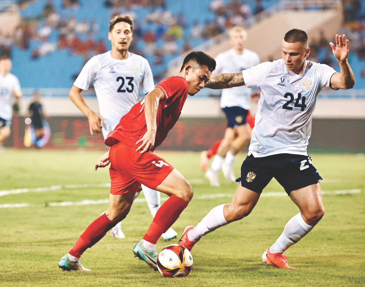 Hai Long đã có màn trình diễn đáng khen ngợi ở trận gặp Nga. Ảnh: Như Ý