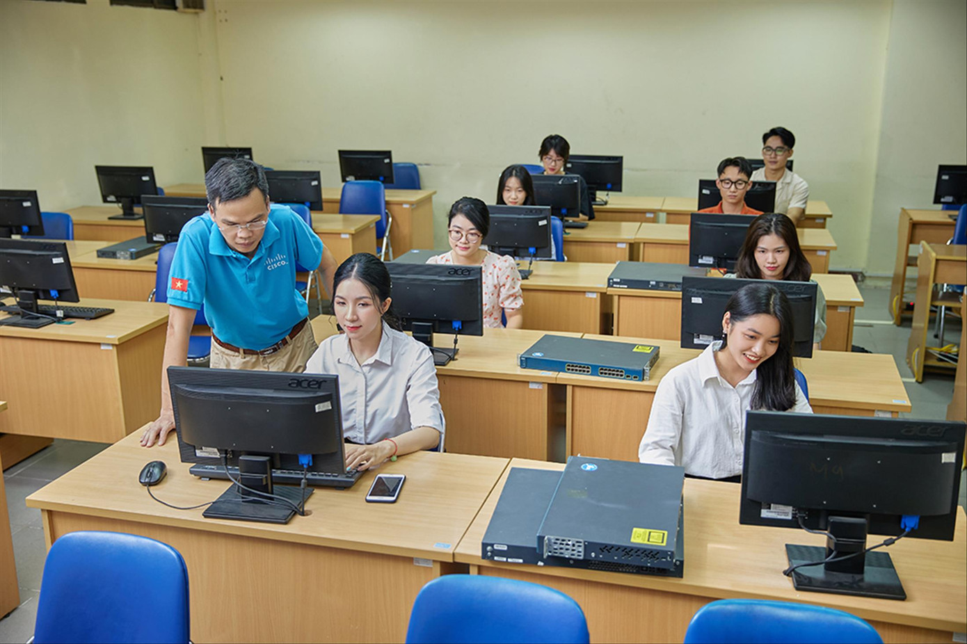 Lớp học chuyển đổi số tại Học viện Công nghệ Bưu chính Viễn thông. Ảnh: PTIT