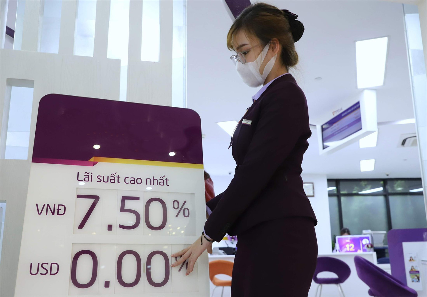 Nhiều ngân hàng tăng lãi suất huy động