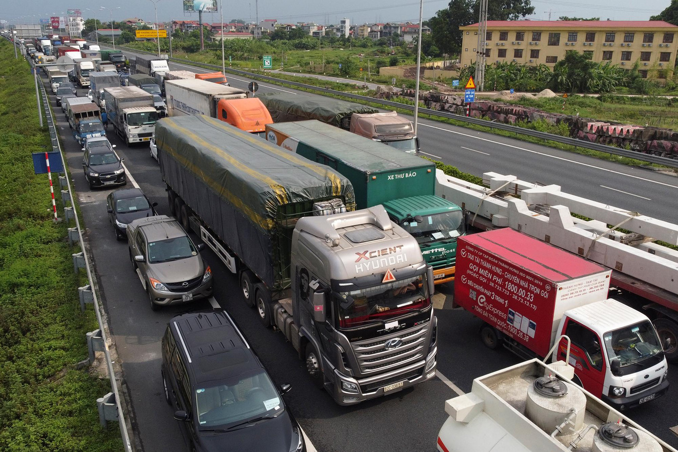 Hà Nội phân luồng xanh cho xe chở hàng thông chốt