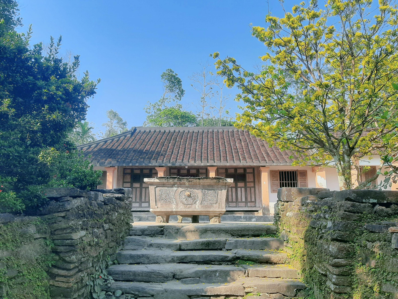 Một ngôi nhà cổ ở Lộc Yên Một ngôi nhà cổ ở Lộc Yên