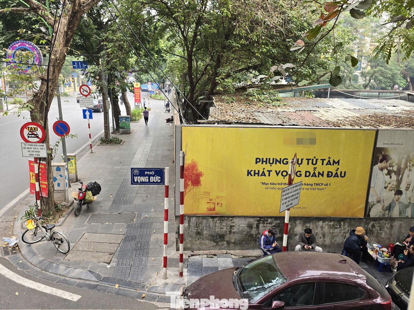 Khu đất có địa chỉ 31 – 33 – 35 Lý Thường Kiệt quây tôn nhiều năm, hiện làm bãi gửi xe cho ngân hàng.