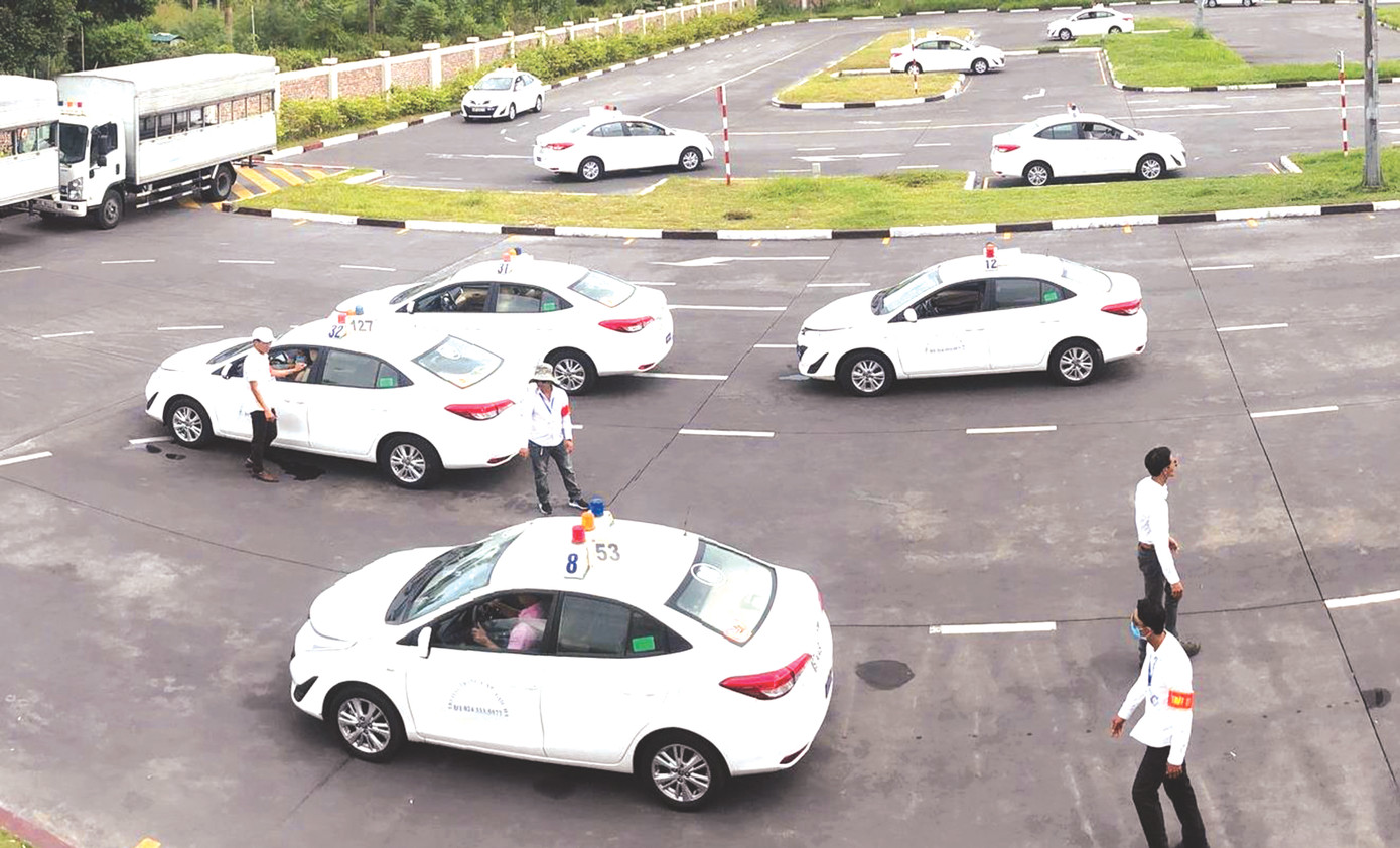 6 tháng đầu năm Sở GTVT Hà Nội đã tổ chức hơn 800 kỳ thi sát hạch lái xe. Ảnh: T.Đảng