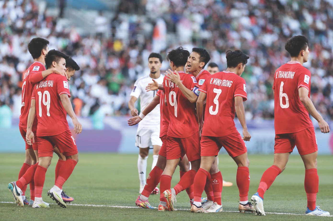 HLV Troussier và đội tuyển Việt Nam đã sẵn sàng cho cuộc thử lửa ở Gelora Bung Karno? Ảnh: Anh Đoàn HLV Troussier và đội tuyển Việt Nam đã sẵn sàng cho cuộc thử lửa ở Gelora Bung Karno? Ảnh: Anh Đoàn