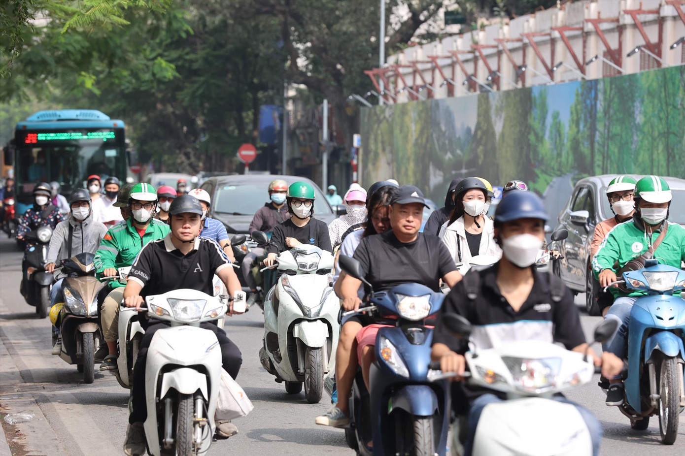 Miền Bắc nắng mạnh trước khi đón không khí lạnh vào cuối tuần. Ảnh: Như Ý