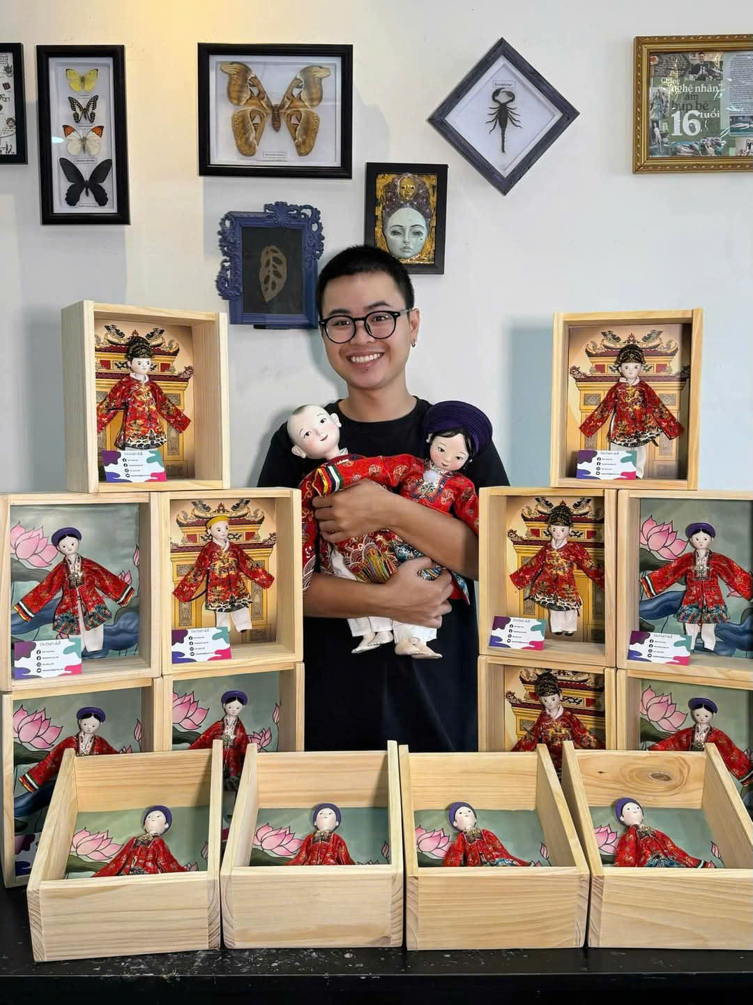 Bùi Thịnh Đa trong thế giới búp bê của mình Bùi Thịnh Đa trong thế giới búp bê của mình