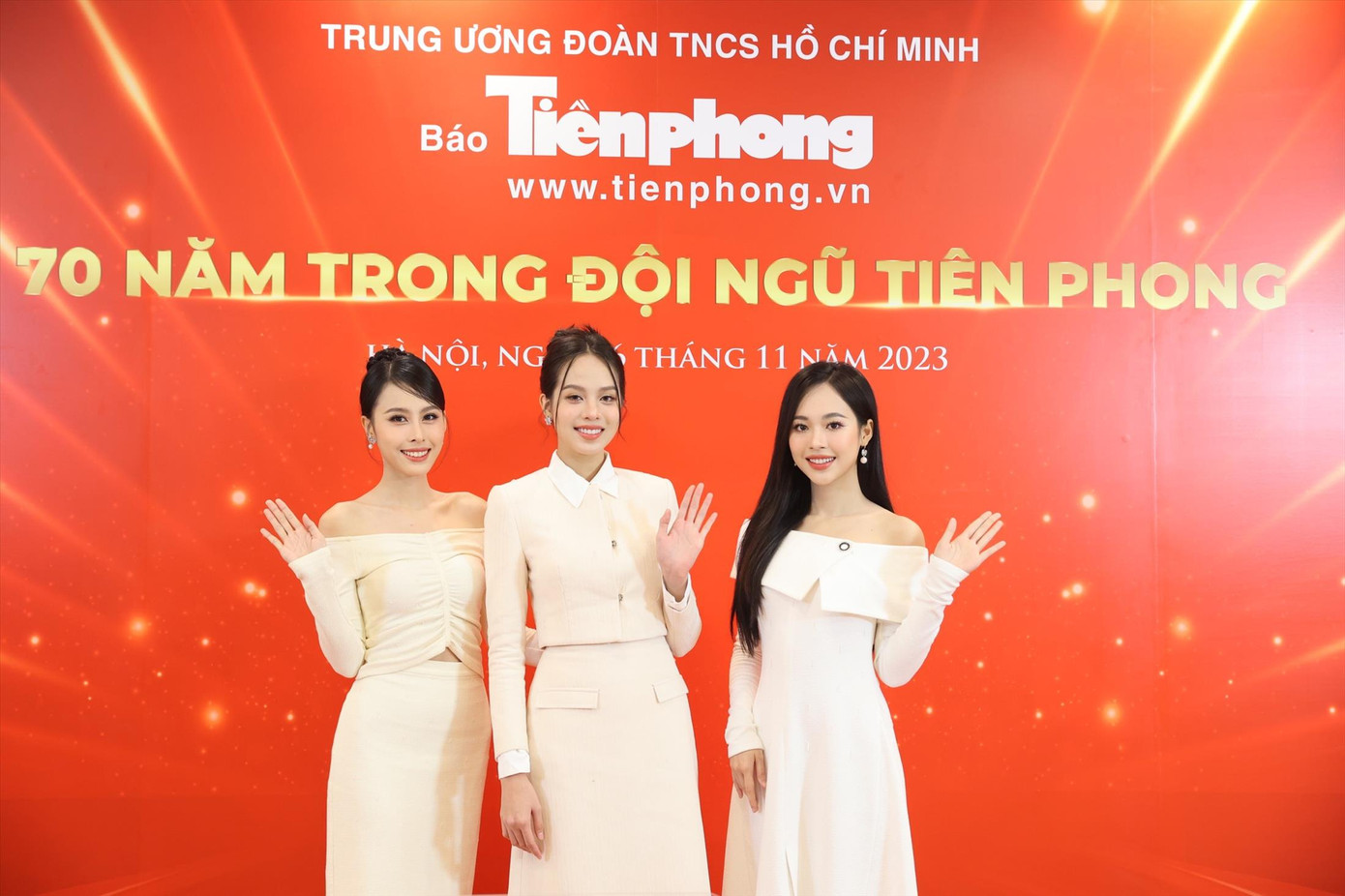 Top 3 Hoa hậu Việt Nam 2022 chúc báo Tiền Phong luôn phát triển. Ảnh: DUY PHẠM Top 3 Hoa hậu Việt Nam 2022 chúc báo Tiền Phong luôn phát triển. Ảnh: DUY PHẠM