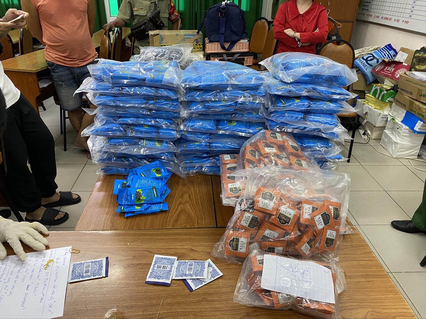 Ma túy “nước vui”, thuốc lá điện tử bị phát hiện, bắt giữ mới đây