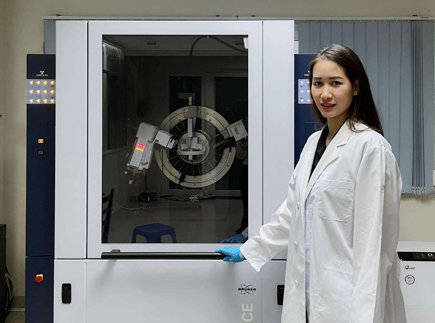 TS. Trần Diệu Linh tại phòng nghiên cứu