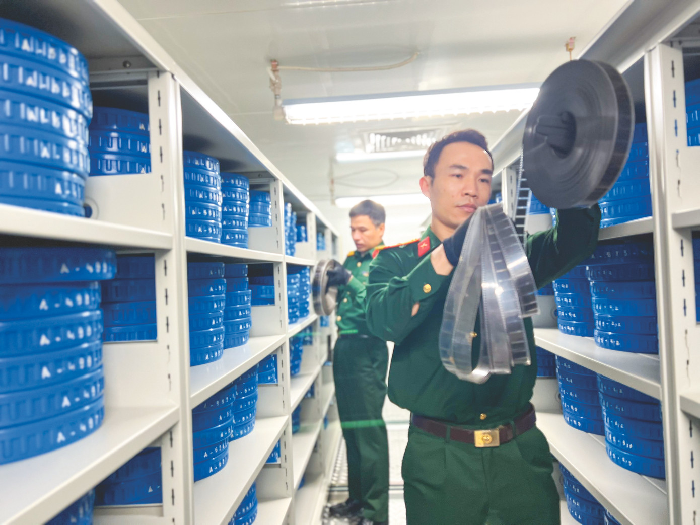 Kho phim tư liệu lên tới hàng vạn mét phim nhựa của Điện ảnh Quân đội nhân dân. Ảnh: KỲ SƠN Kho phim tư liệu lên tới hàng vạn mét phim nhựa của Điện ảnh Quân đội nhân dân. Ảnh: KỲ SƠN