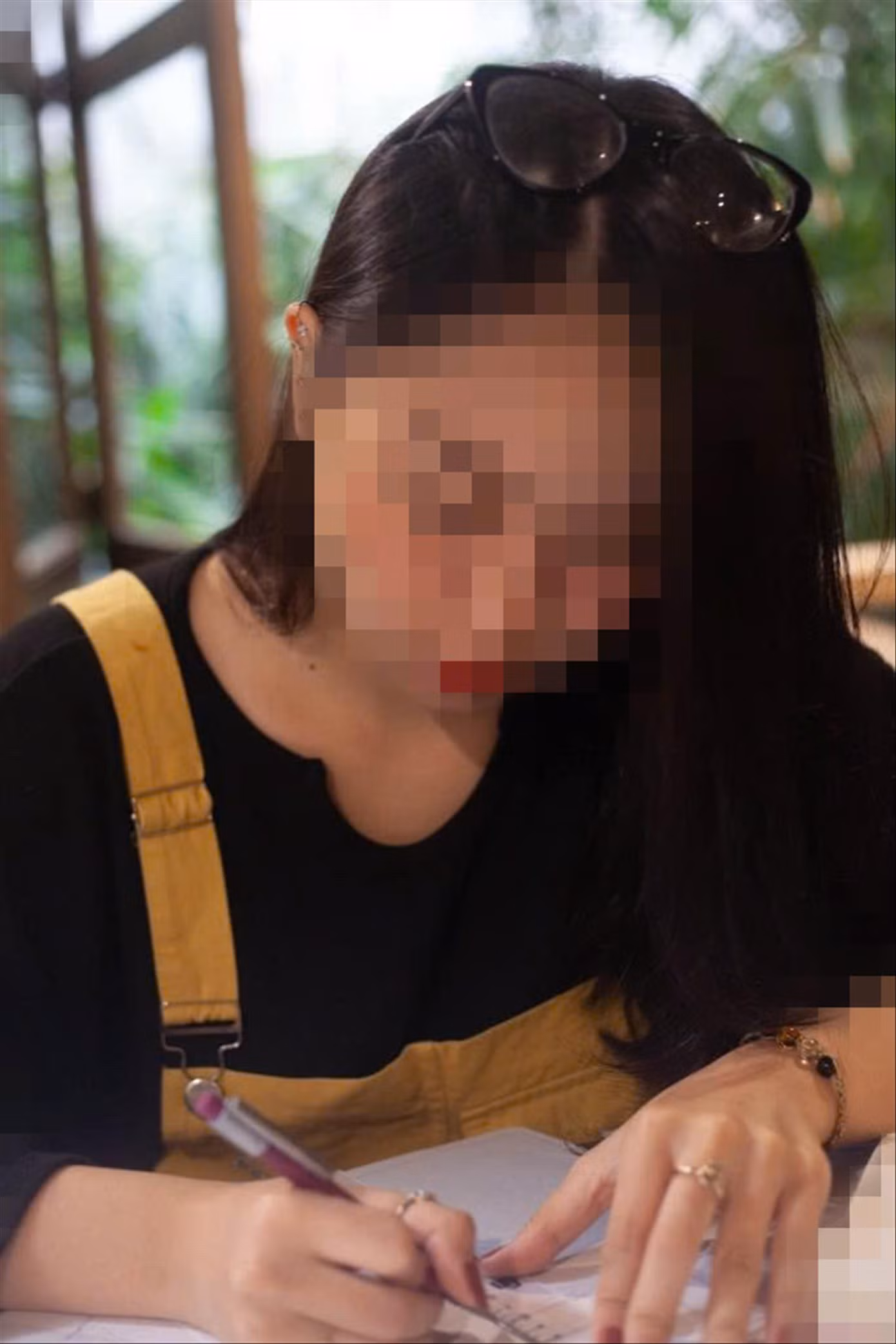 Bùi Phương Thu (24 tuổi, quận Hoàn Kiếm) yêu thích thiết kế nội thất, nhưng vẫn chưa tìm thấy hướng đi ổn định cho ngành nghề này. Ảnh: NVCC Bùi Phương Thu (24 tuổi, quận Hoàn Kiếm) yêu thích thiết kế nội thất, nhưng vẫn chưa tìm thấy hướng đi ổn định cho ngành nghề này. Ảnh: NVCC