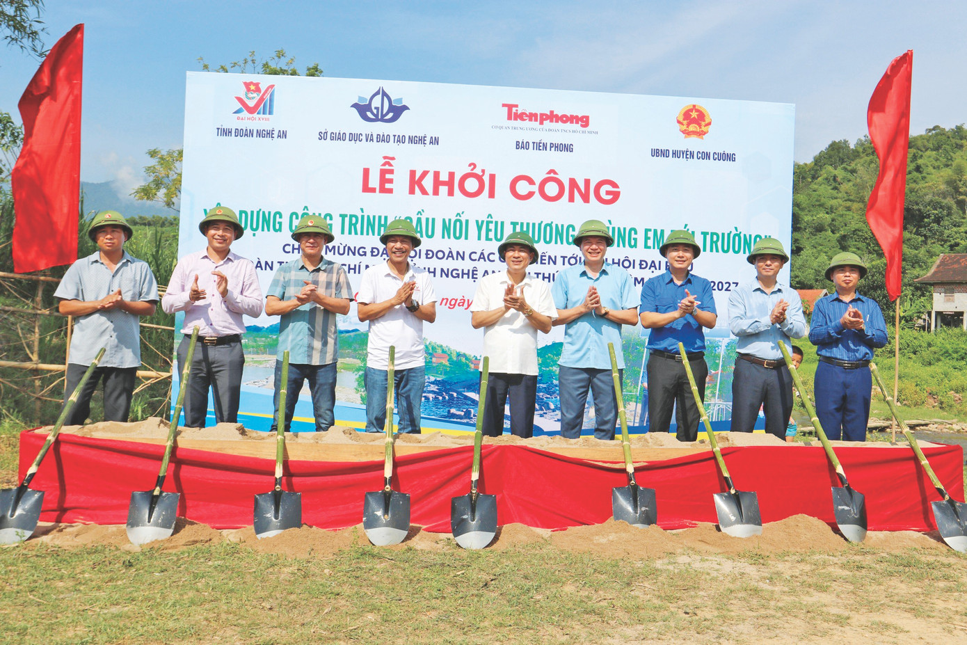 Báo Tiền Phong, Sở GD&ĐT và Tỉnh Đoàn Nghệ An khởi công cầu dân sinh vượt lũ ở khu vực miền Tây Nghệ An Báo Tiền Phong, Sở GD&ĐT và Tỉnh Đoàn Nghệ An khởi công cầu dân sinh vượt lũ ở khu vực miền Tây Nghệ An