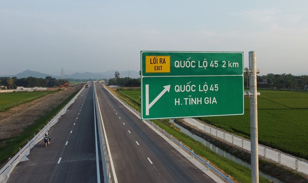 Cao tốc QL45 - Nghi Sơn đã hoàn thiện thi công dịp cuối tháng 8, chờ ngày thông xe trong tháng 9