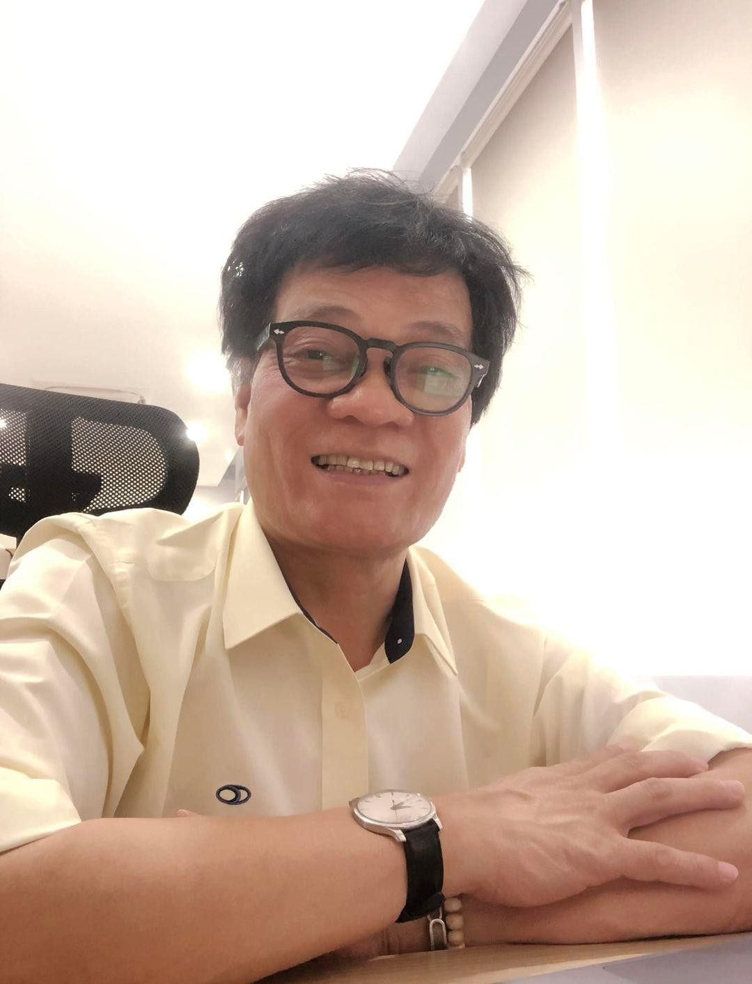 Ông Lê Văn Lân, con trai nhà báo Mạc Lân Ông Lê Văn Lân, con trai nhà báo Mạc Lân