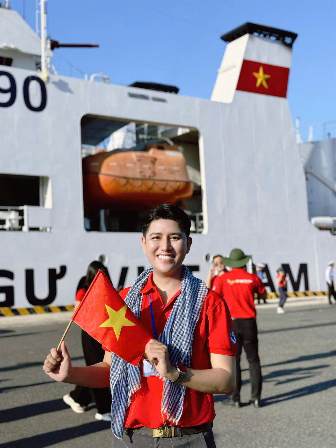 Anh Nguyễn Khắc Quốc Huy trong chuyến hành trình “Tuổi trẻ vì biển, đảo quê hương” năm 2024