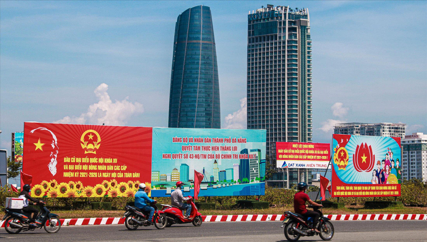 Pano tuyên truyền bầu cử trên đường phố Ðà Nẵng. Ảnh: Nguyễn Thành