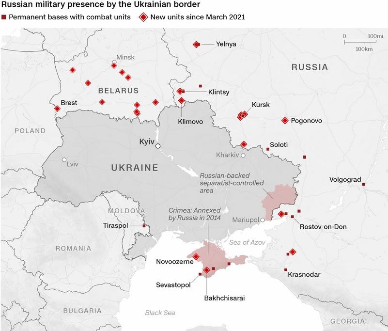 Sự hiện diện quân sự của Nga (các chấm đậm) gần biên giới với Ukraine. Ðồ họa: CNN, Google Maps