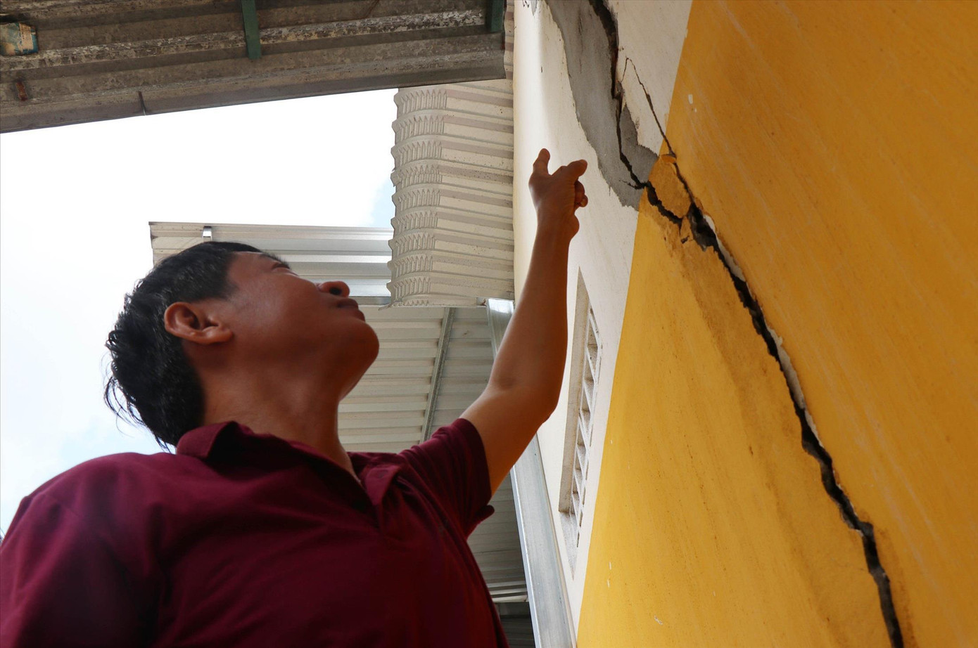 Nhiều nhà dân xuống cấp nghiêm trọng mà không được sửa chữa, xây mới. Ảnh: NN