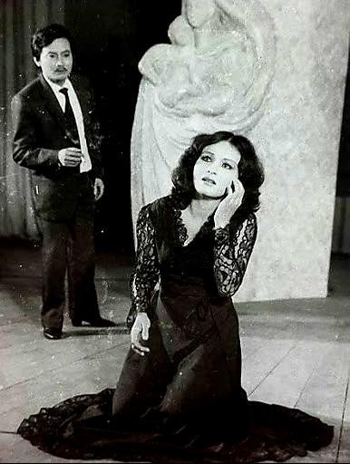 NSND Hoàng Cúc trên sân khấu kịch